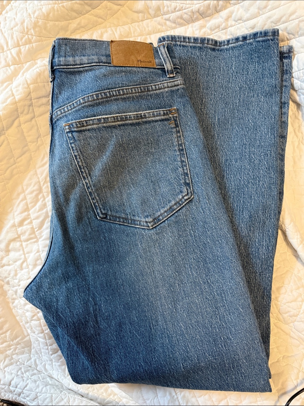 Madewell Straight-Leg Women’s 90’s Jeans in Medium Blue